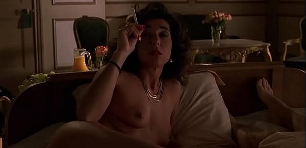  Alida Tarallo Showing Her Tits in The Sopranos S02E04